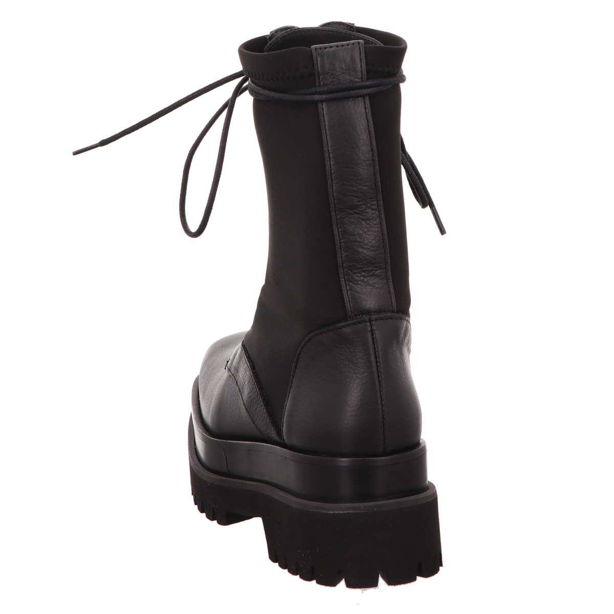 Schnürboots, Paloma Barceló Schwarz