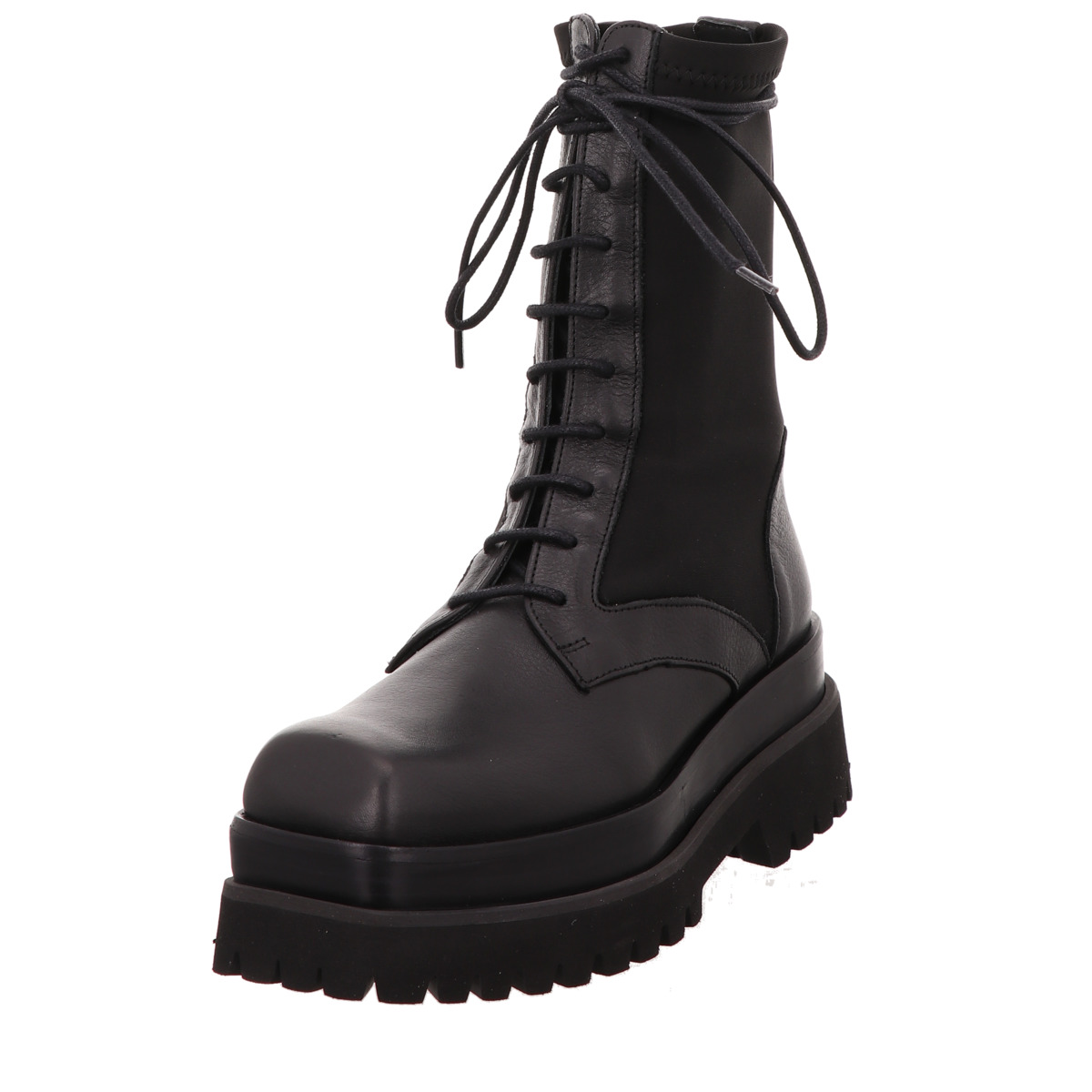 Schnürboots, Paloma Barceló Schwarz